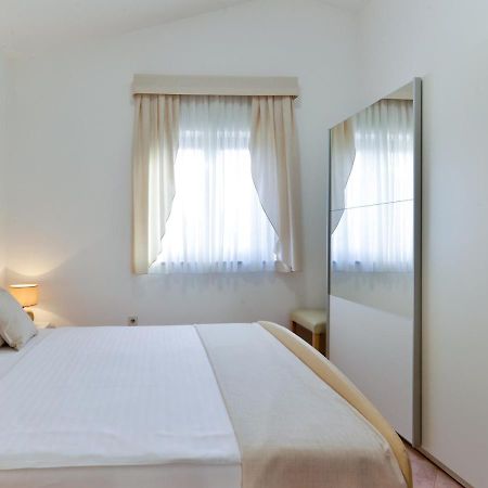 Apartments Villa Rosi Umag Eksteriør bilde
