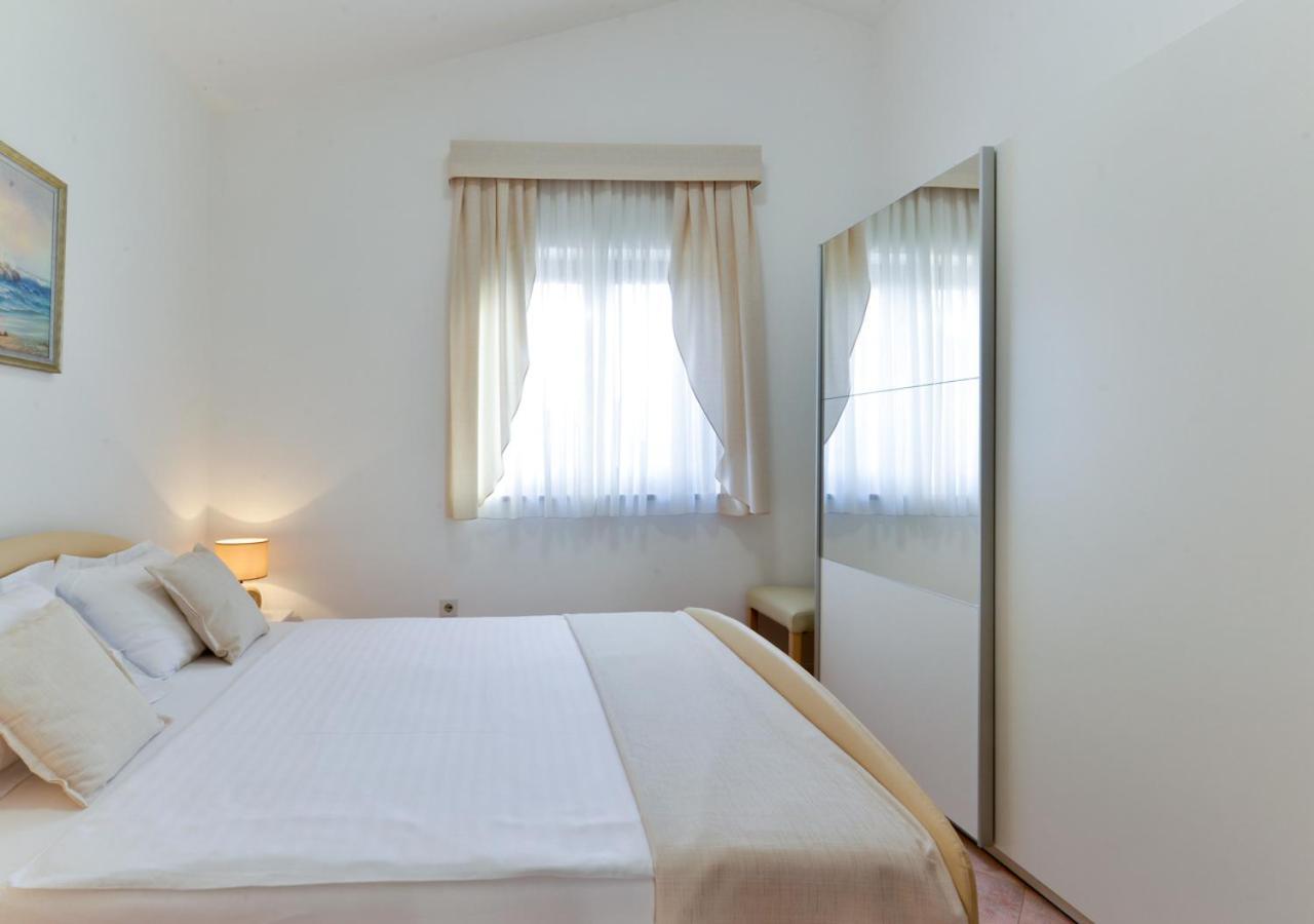 Apartments Villa Rosi Umag Eksteriør bilde