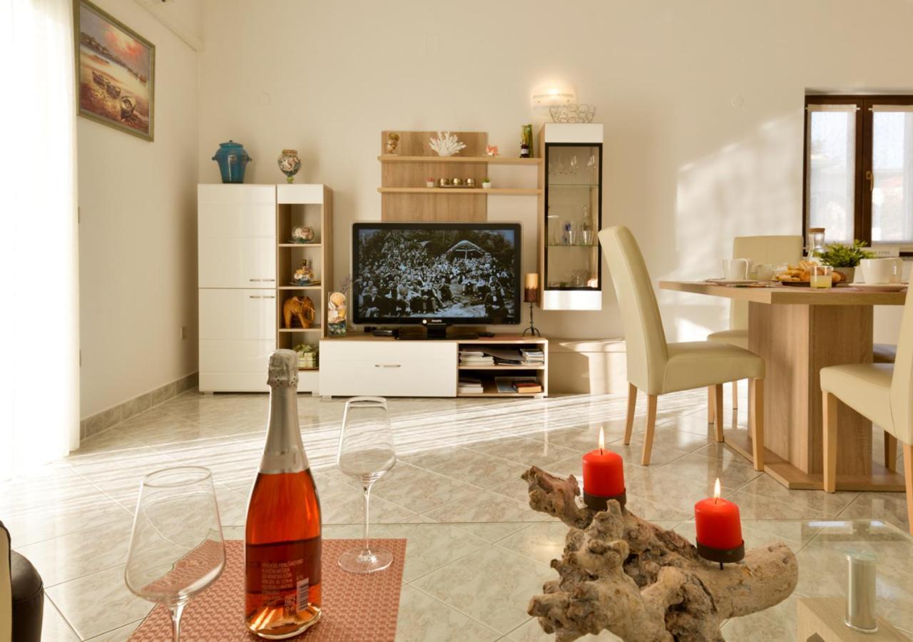 Apartments Villa Rosi Umag Eksteriør bilde