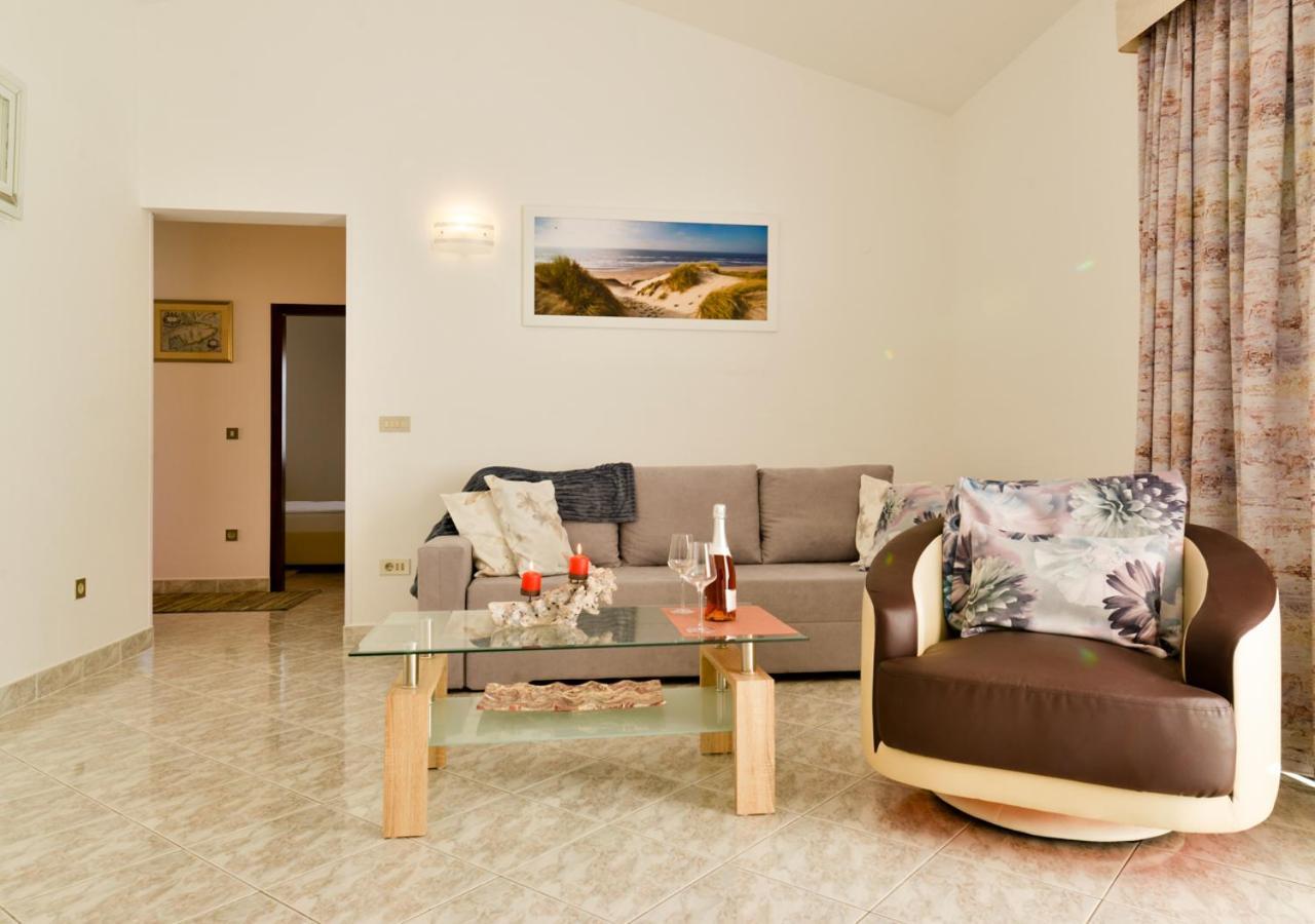 Apartments Villa Rosi Umag Eksteriør bilde